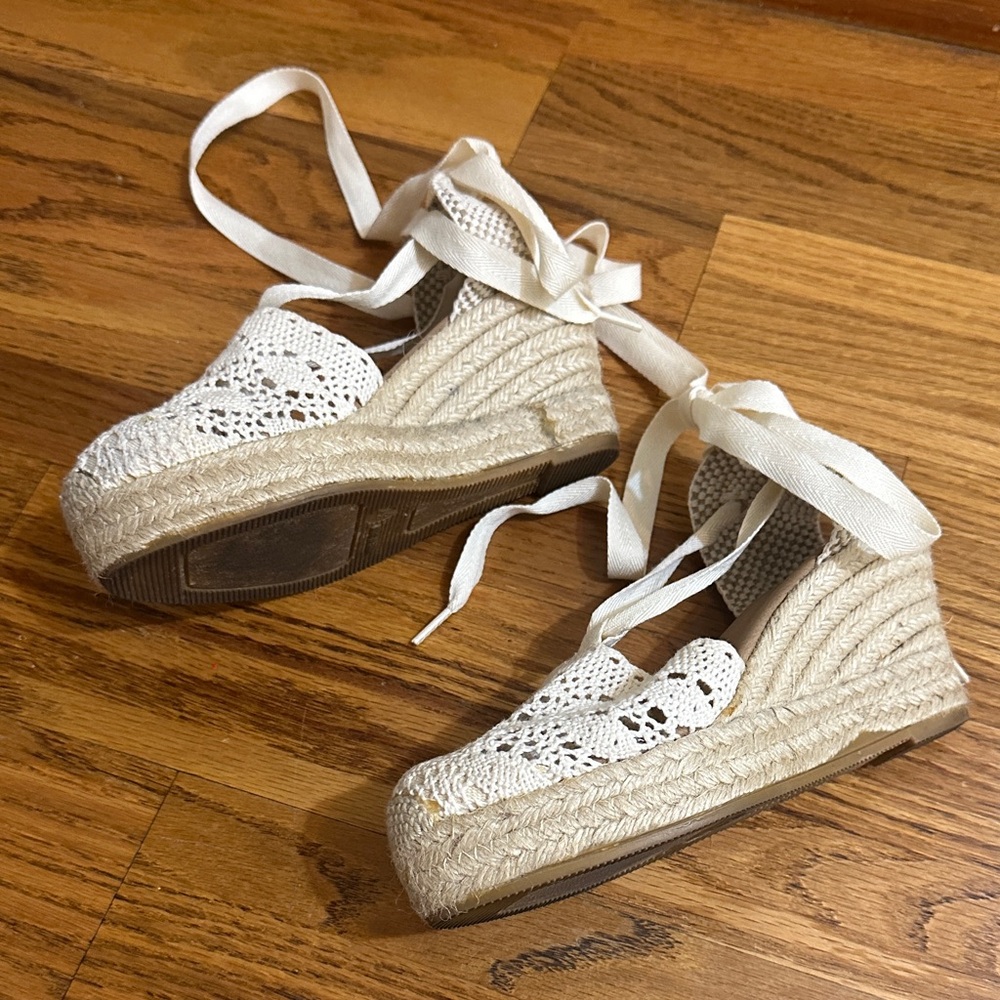 🛍️SALE🛍️ Anthropologie Emmylou Cream Crochet Lace-Up Wedge Espadrilles - Picture 3 of 7